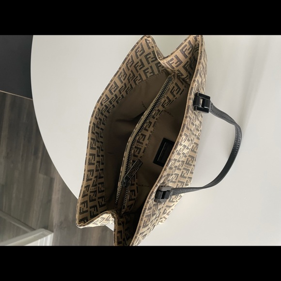 Fendi vintage monogram Zucchino pattern canvas tote bag. - Picture 4 of 15